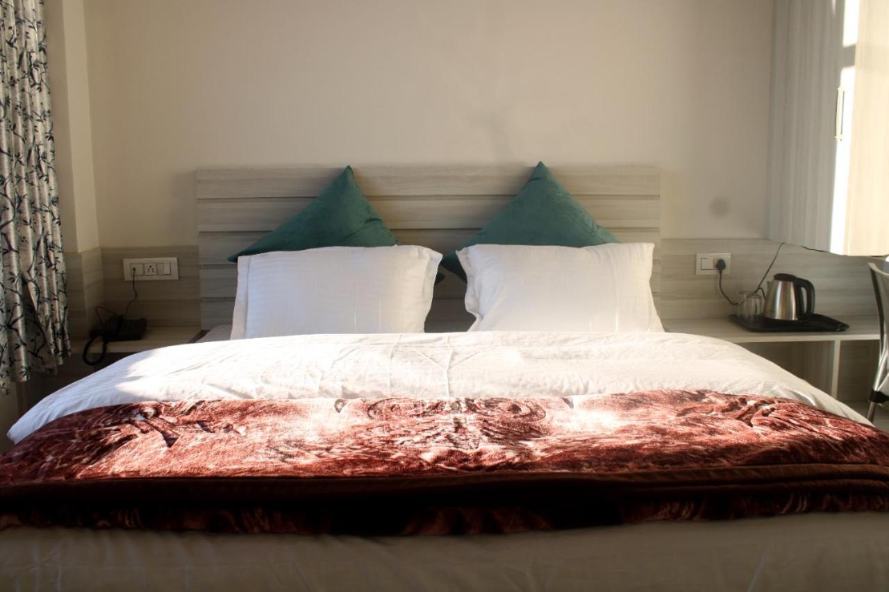 Him Aashrey B&B Homestay Shimla Eksteriør billede